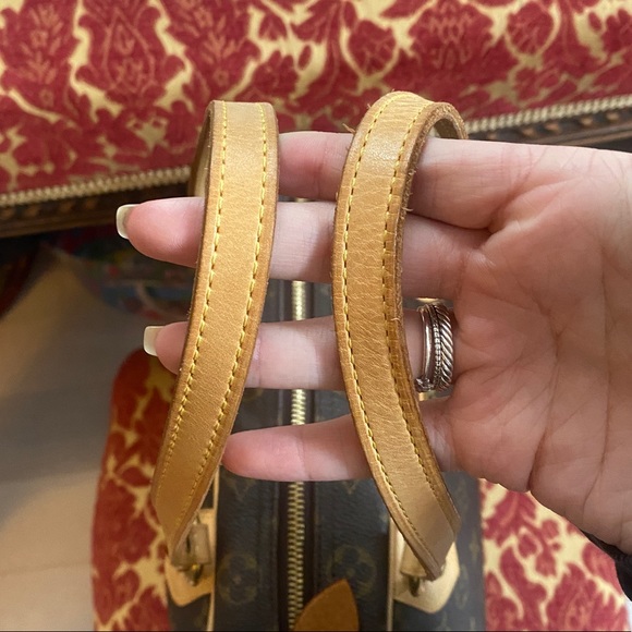 Louis Vuitton Monogram Montorgueil PM - Picture 4 of 16